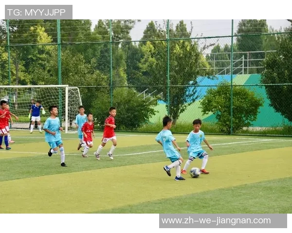 绝爱足球小将：追逐梦想的少年们在绿茵场上的拼搏与成长