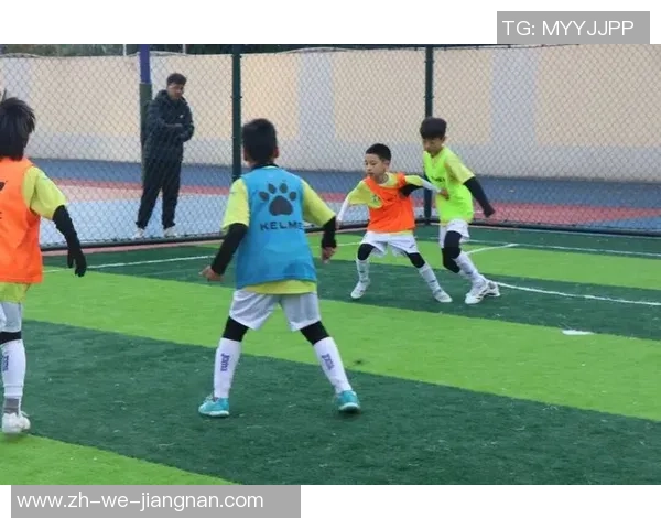 贝亚足球:探索足球的魅力与激情,助力青少年成长与发展 贝亚足球:探索足球的魅力与激情,助力青少年成长与发展